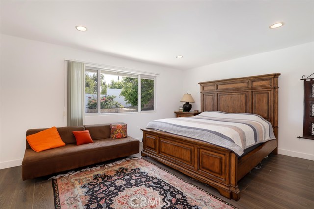 Detail Gallery Image 21 of 51 For 22534 Paul Revere Dr, Calabasas,  CA 91302 - 4 Beds | 2/1 Baths