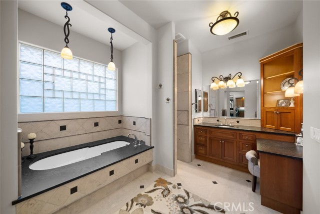 940 Pasatiempo Drive, San Luis Obispo CA: https://media.crmls.org/medias/46273324-0978-4640-8c01-74556a0d0417.jpg