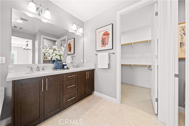 Detail Gallery Image 23 of 60 For 42 Castellana, Lake Forest,  CA 92630 - 4 Beds | 3 Baths