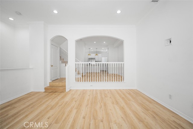 5740 S Glennie Lane, Los Angeles CA: https://media.crmls.org/medias/4627ca57-800c-452a-91d2-7e1ca7cc3bf4.jpg