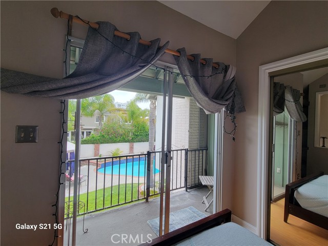 21171 B Lochlea Lane, Huntington Beach CA: https://media.crmls.org/medias/46284002-7d15-4759-9946-36c3e7bafb5e.jpg