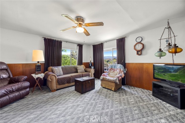 418 W Olive Avenue, La Habra CA: https://media.crmls.org/medias/462886c2-ceb0-44eb-970c-0e76328f9637.jpg