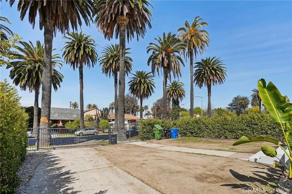 https://media.crmls.org/medias/46292226-fa6b-4475-9b1b-f683b1c2665c.jpg?preset=X-Large