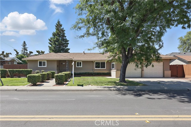 Detail Gallery Image 2 of 38 For 320 Bowen Ave, Modesto,  CA 95350 - 3 Beds | 2 Baths