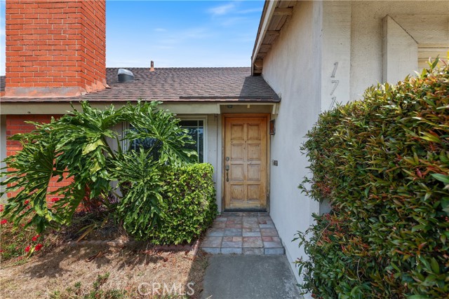 Detail Gallery Image 4 of 38 For 17172 Berlin Ln, Huntington Beach,  CA 92649 - 3 Beds | 2 Baths