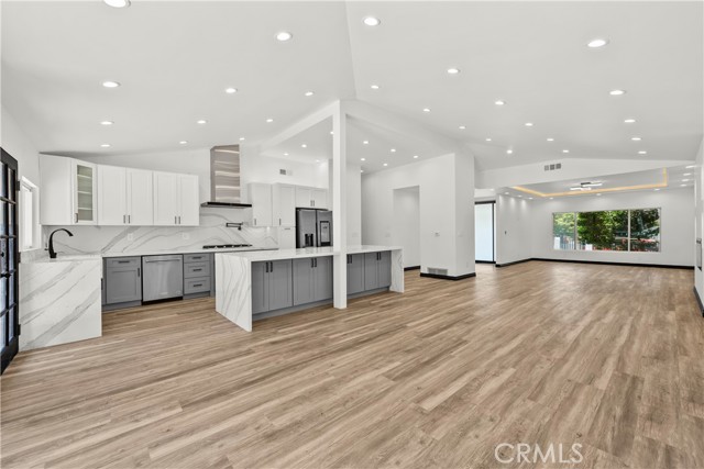 4825 San Feliciano Drive, Woodland Hills CA: https://media.crmls.org/medias/462ace1c-5968-4217-a868-8d05b9cfc3a4.jpg