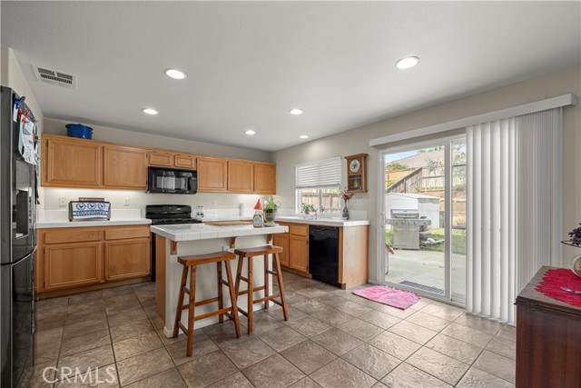 Detail Gallery Image 9 of 31 For 1218 N Larkspur Ln, Beaumont,  CA 92223 - 4 Beds | 3 Baths