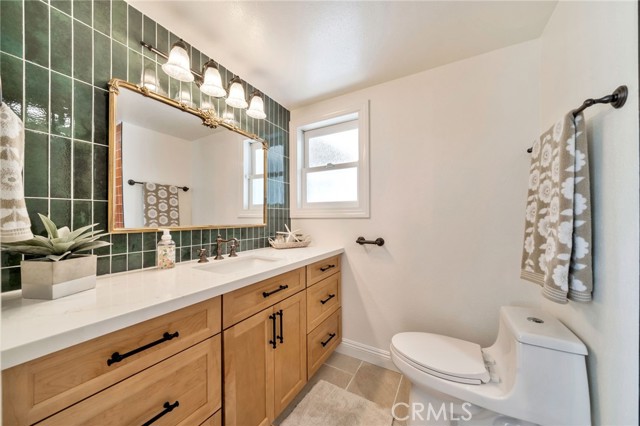 15372 Shasta Lane, Huntington Beach CA: https://media.crmls.org/medias/462b7bf0-5e4d-4287-a02e-bbd0d28601d4.jpg