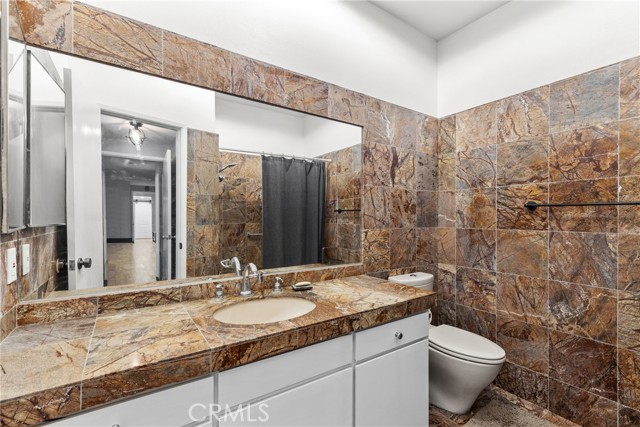 Detail Gallery Image 22 of 26 For 17500 Sherman Way #102,  Van Nuys,  CA 91406 - 3 Beds | 2 Baths