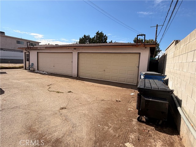 Detail Gallery Image 5 of 5 For 10429 Mcvine Ave, Sunland,  CA 91040 - – Beds | – Baths