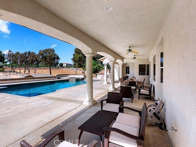 Detail Gallery Image 29 of 67 For 36410 Calle Puerta Bonita, Temecula,  CA 92592 - 5 Beds | 4/2 Baths