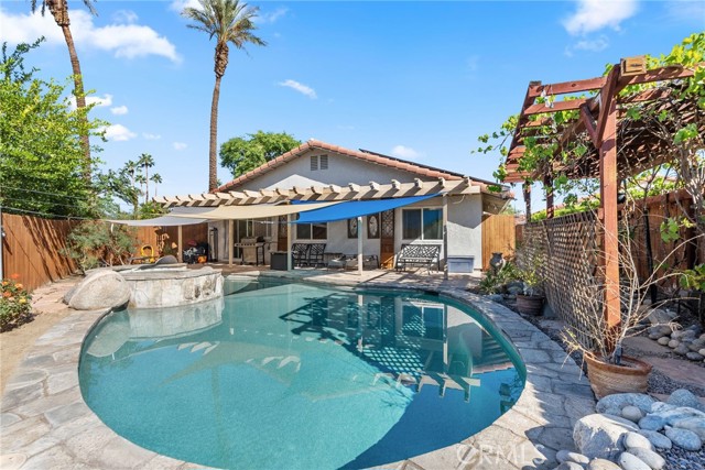 Detail Gallery Image 15 of 21 For 40472 Periwinkle Ct, Palm Desert,  CA 92260 - 3 Beds | 2 Baths