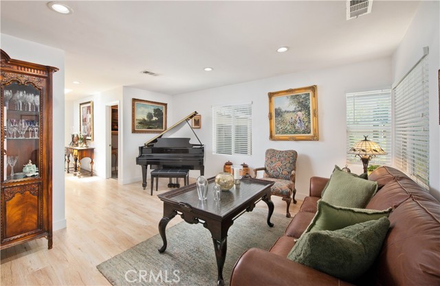 Image 3 for 18016 Collins St, Encino, CA 91316