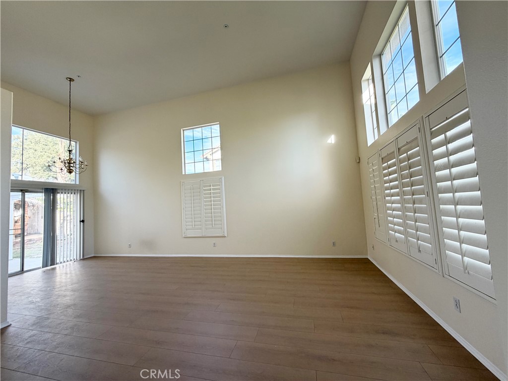 MLS #WS25278481 image #2