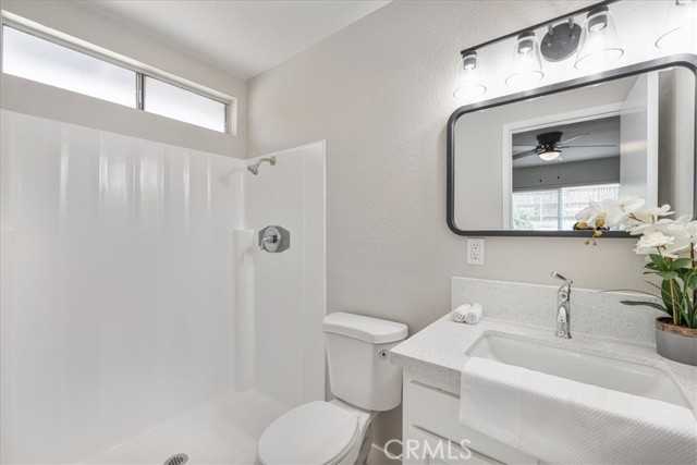 Detail Gallery Image 16 of 25 For 15475 Shadow Mountain Ln, Lake Elsinore,  CA 92530 - 3 Beds | 2 Baths