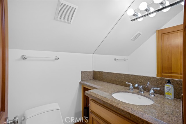 Detail Gallery Image 8 of 15 For 502 1/2 Goldenrod Ave, Corona Del Mar,  CA 92625 - 2 Beds | 2/1 Baths