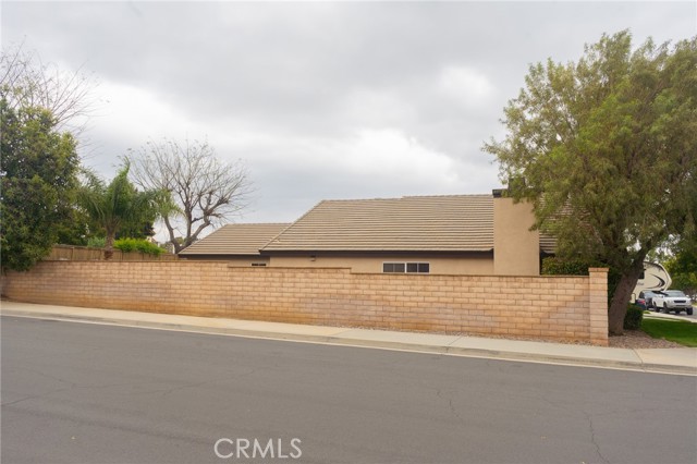 Detail Gallery Image 5 of 48 For 980 Creston Way, Beaumont,  CA 92223 - 4 Beds | 2 Baths