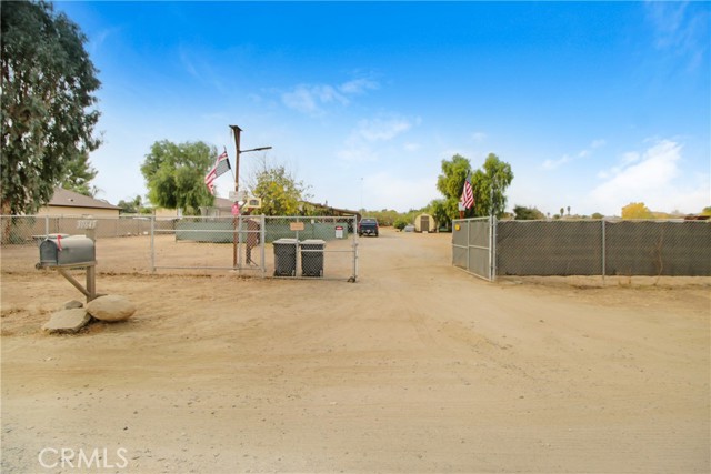 Detail Gallery Image 3 of 12 For 30645 Old Windmill Rd, Menifee,  CA 92584 - 3 Beds | 2 Baths