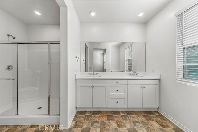 Detail Gallery Image 13 of 22 For 7098 Montecito Ln, Corona,  CA 92880 - 3 Beds | 2/1 Baths