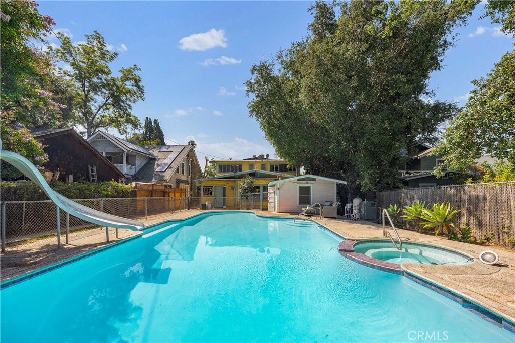 MLS #OC25144639 img 40