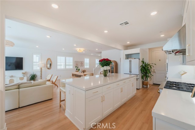 Detail Gallery Image 12 of 49 For 9672 Dawning Dr, Huntington Beach,  CA 92646 - 5 Beds | 4/1 Baths