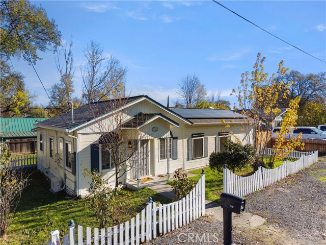 Detail Gallery Image 4 of 63 For 110 S Russell, Lakeport,  CA 95453 - 2 Beds | 1/1 Baths