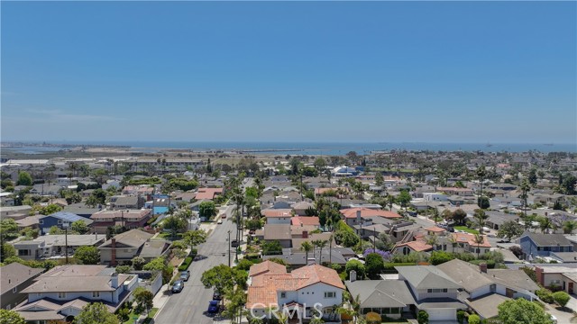 1660 Catalina Avenue, Seal Beach CA: https://media.crmls.org/medias/46354c50-ef60-408c-ac20-556e88c412f6.jpg