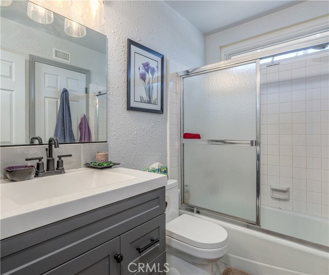 Detail Gallery Image 29 of 44 For 15091 Touraine Way, Irvine,  CA 92604 - 4 Beds | 3 Baths