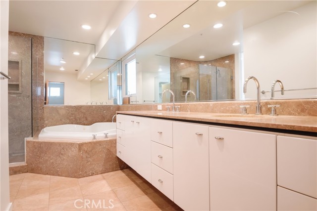 701 Bayview Drive, Manhattan Beach, California 90266, 3 Bedrooms Bedrooms, ,3 BathroomsBathrooms,Residential,Sold,Bayview,SB22103178