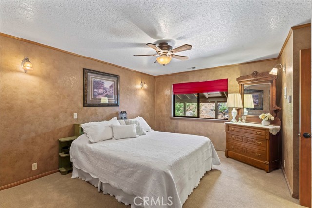 26419 Apache Trail, Rimforest CA: https://media.crmls.org/medias/463720a2-38eb-47a3-b650-cc1617cb6b64.jpg