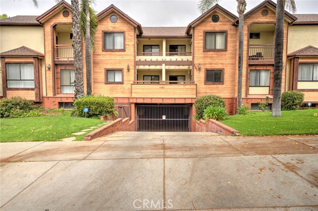 1161 SPAZIER Avenue, Glendale CA: https://media.crmls.org/medias/4637404b-32bc-40ca-9254-01ac76aa3456.jpg