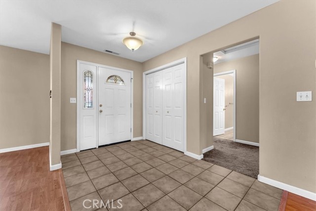 Detail Gallery Image 5 of 52 For 225 Crater Lake Dr, Chico,  CA 95973 - 4 Beds | 3 Baths