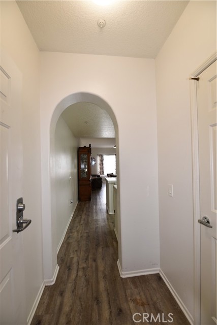 Detail Gallery Image 3 of 17 For 130 S Barranca St #209,  West Covina,  CA 91791 - 1 Beds | 1 Baths