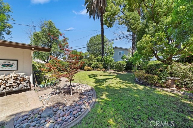 901 E Walnut Avenue, Glendora CA: https://media.crmls.org/medias/463a60f2-8547-4895-88fb-2183b4a8abcc.jpg