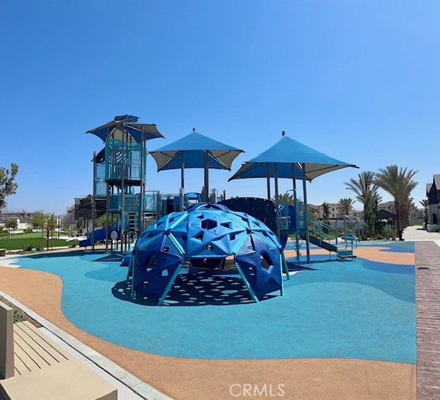 https://media.crmls.org/medias/463a6ea3-92cc-481a-b274-ec09556bf2ce.jpg?preset=X-Large