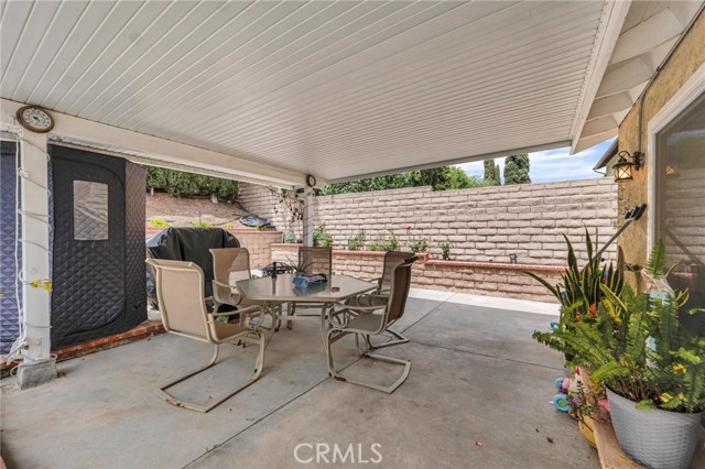 13329 Mission Tierra Way, Granada Hills CA: https://media.crmls.org/medias/463a8f09-2412-47b8-8492-f13ccafaa30a.jpg