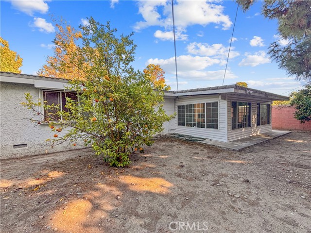 Image 8 of 17 For 2432 Larchmont Avenue