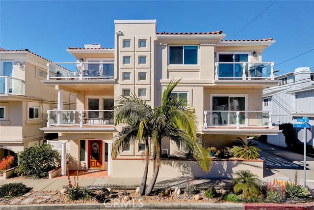309 3rd Street, Manhattan Beach CA: https://media.crmls.org/medias/463b87c0-7dd0-4f34-80f7-ef2ab3c89895.jpg
