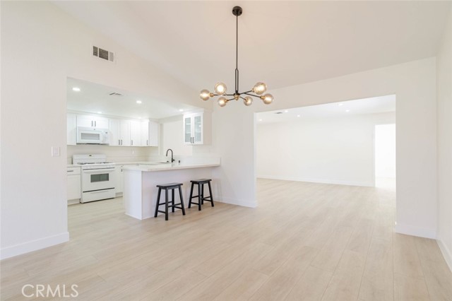 Detail Gallery Image 6 of 28 For 514 E Avenue J9, Lancaster,  CA 93535 - 4 Beds | 2 Baths