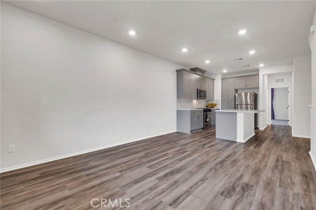 Detail Gallery Image 13 of 42 For 1413 Cirrus Ct, Pomona,  CA 91768 - 3 Beds | 3 Baths