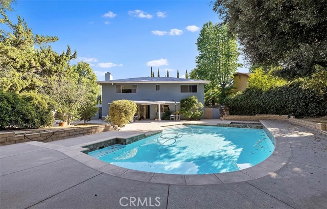 5340 Edgeware Drive, Calabasas CA: https://media.crmls.org/medias/463cce00-3860-4b4a-8a88-53a1c2d52271.jpg