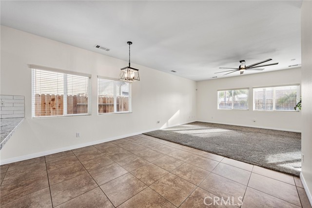 11515 Regarse, Bakersfield CA: https://media.crmls.org/medias/463ce78b-12b6-4c69-a223-330c30138f1e.jpg