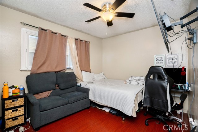 4220 W 165th Street, Lawndale CA: https://media.crmls.org/medias/463ea410-9b41-44de-a206-b9f97cab78ba.jpg