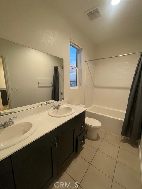Detail Gallery Image 29 of 34 For 200 N Standard, Santa Ana,  CA 92701 - 4 Beds | 3/1 Baths