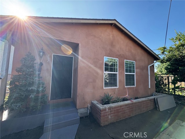 Detail Gallery Image 2 of 13 For 860 W 73rd St., Los Angeles,  CA 90044 - – Beds | – Baths