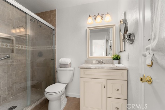 Detail Gallery Image 16 of 35 For 692 N Rancho Santiago Blvd, Orange,  CA 92869 - 5 Beds | 4 Baths