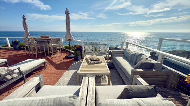 7 Camel Point Drive, Laguna Beach CA: https://media.crmls.org/medias/46419cac-6df9-4c23-b028-d6750ededc13.jpg