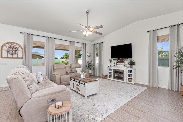 14419 Barbon Beck Avenue, Bakersfield CA: https://media.crmls.org/medias/4641c0c9-66b5-49ab-be3b-58c1da6c7088.jpg