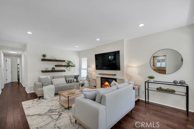 Detail Gallery Image 2 of 19 For 21407 Rios St, Woodland Hills,  CA 91364 - 3 Beds | 2 Baths