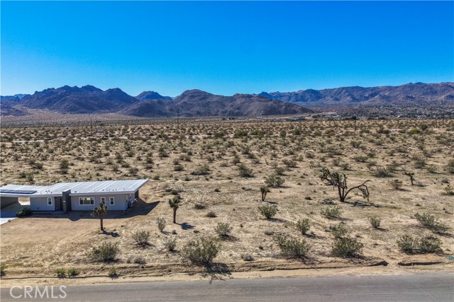 Detail Gallery Image 7 of 12 For 62439 Crestview Dr, Joshua Tree,  CA 92252 - – Beds | – Baths